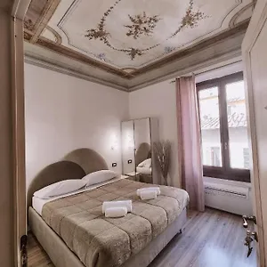 https://nashira-rooms.it-tuscanyhotel.com